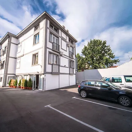 加尔尼薄荷酒店 酒店