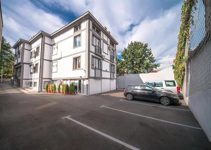 غارني مينت فندق 4*